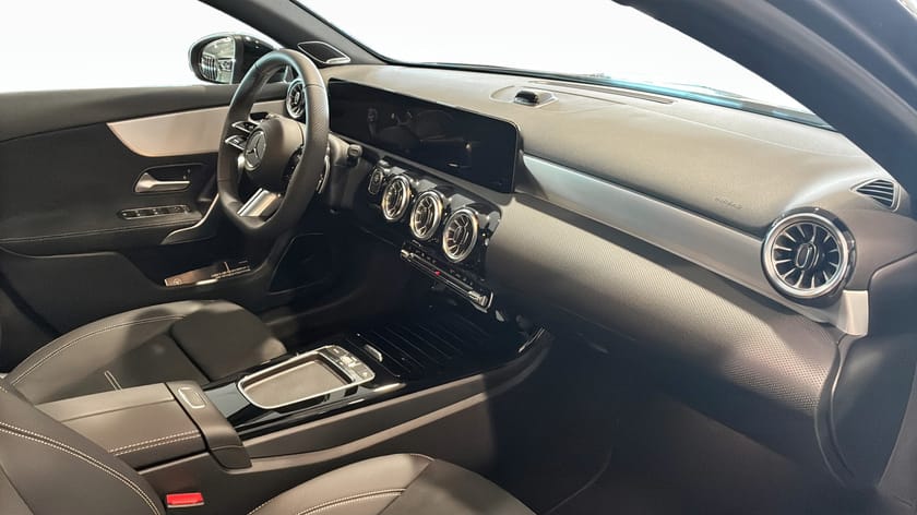 Bild 3 av Mercedes-Benz A 250 e AMG Premium