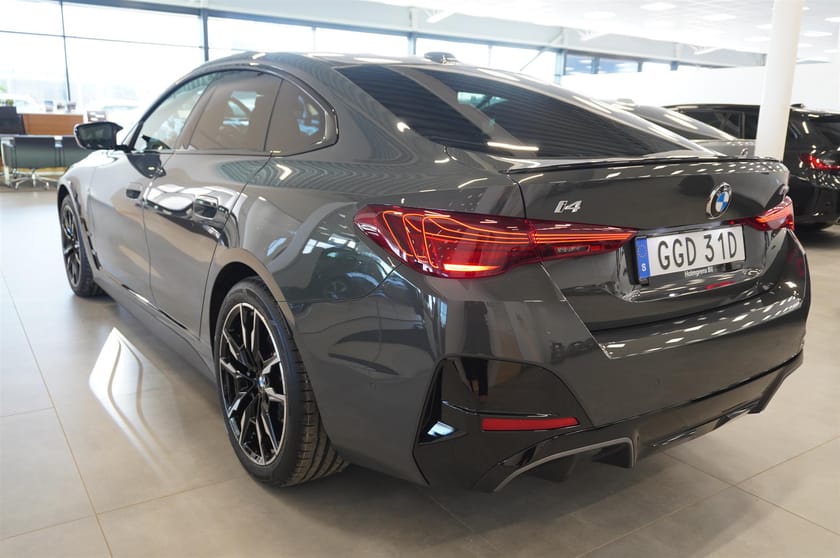 Bild 4 av BMW i4 M60 xDrive Gran Coupé M Sport Fully Charged Ed Drag DA Pro H K
