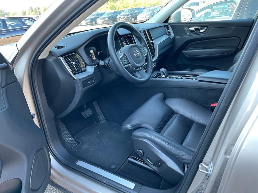 Bild 5 av Volvo XC60 T6 Recharge Core Bright plug in AWD 350HK 4x4 Panorama Läder