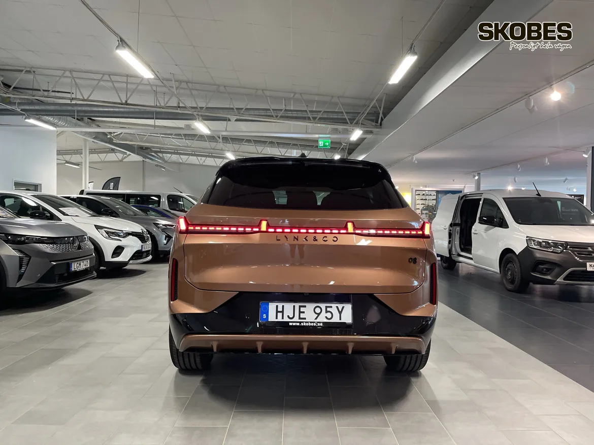 Lynk & Co 08 PHEV