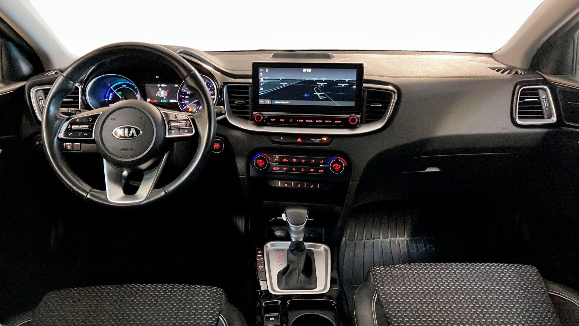 Kia Ceed Sportswagon Plug-in Hybrid 2021, photo 4/29