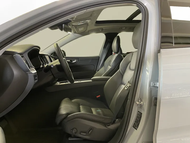 Bild 15 av 17 – Volvo XC60 T6 Plus Dark Nordic Edition Plus Nordic Edition