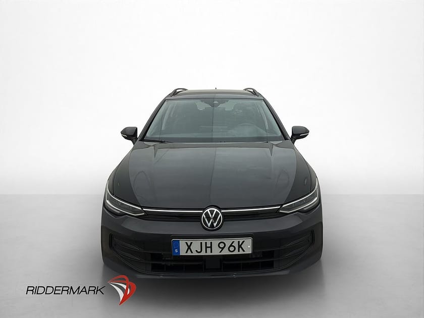 Bild 2 av Volkswagen Golf Sportscombi 1.5 eTSI 150hk Kamera CarPlay Dragkrok MOMS