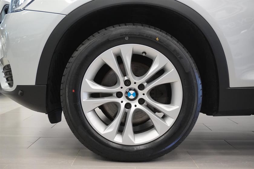 Bild 3 av BMW X3 xDrive20d Aut Drag PDC HiFi Servad