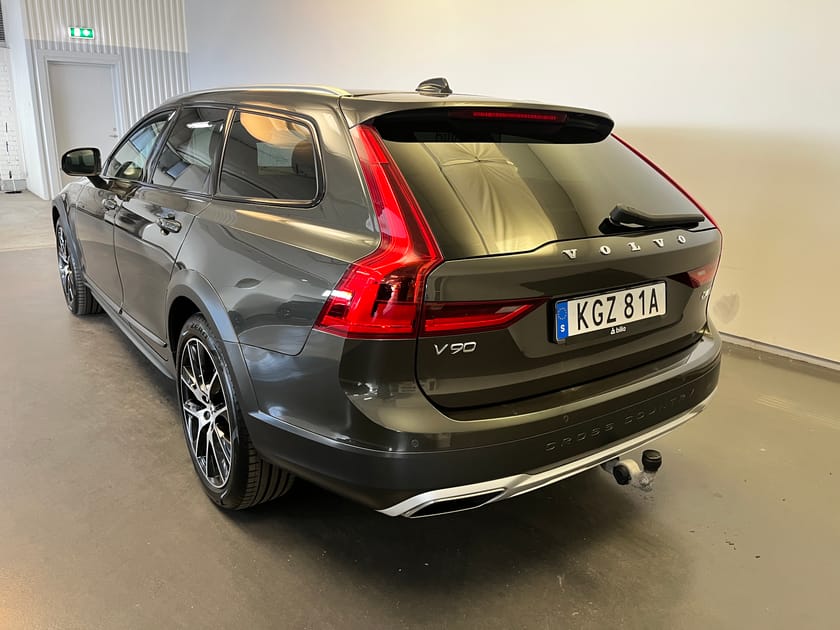 Bild 3 av Volvo V90 Cross Country D4 AWD Advanced SE/ Dragkrok/ Navigation/ Backkamera/ 10.000kr Tillbehör/