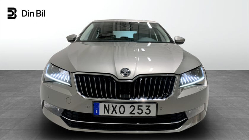 Bild 4 av Škoda Superb L&K 2.0 TDI 190 DSG 4x4 Drag B-Kamera