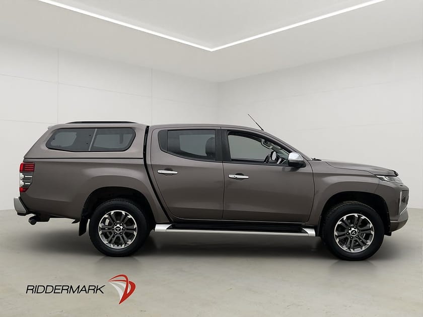 Bild 2 av Mitsubishi L200 Dubbelhytt Premium 2.2 4WD Skinn Drag Diff Kåpa Moms