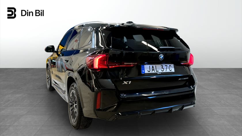 Bild 3 av BMW X1 xDrive25e M-Sport Panorama Drag Läder H/K Cockpit
