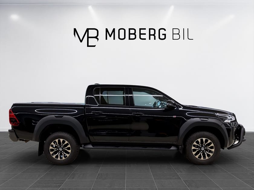 Bild 3 av Toyota Hilux Dubbelhytt D-Cab 2.8 4WD 204hk GR-Sport Drag Navi 360