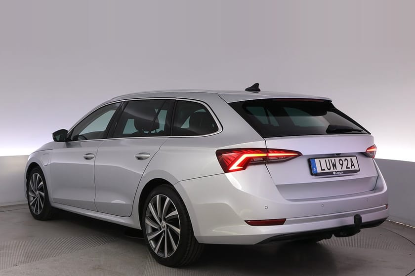 Bild 4 av Škoda Octavia Kombi iV Skoda DSG Style Kamera BSM HUD Elstol Drag