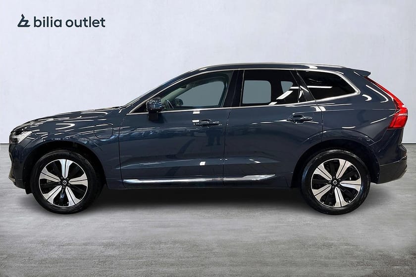 Bild 3 av Volvo XC60 T6 Plug-In Hybrid AWD Core Edition 350hk Drag Pano BLIS