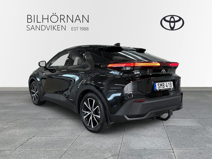 Bild 2 av Toyota C-HR Hybrid AWD-i 2,0 AWD Style Teknikpaket Drag Vinterhjul Mvg
