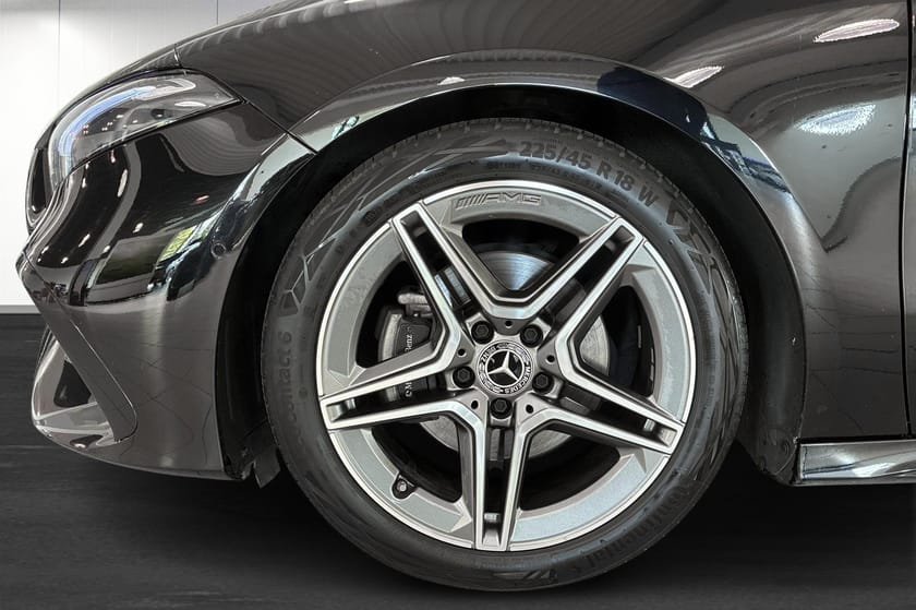 Bild 5 av Mercedes-Benz A 200 AMGLINE PANO