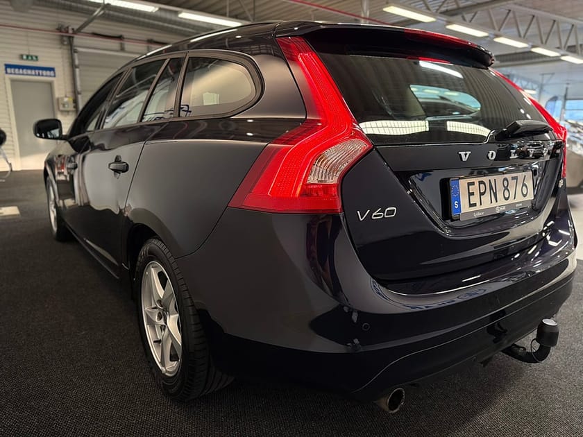 Bild 5 av Volvo V60 T3 Kinetic | Dragkrok | VOC | Rattvärme |  NY KAMREM