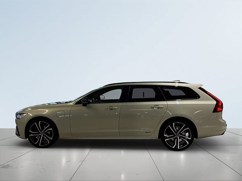 Bild 4 av Volvo V90 PLUG-IN T8 AWD R-Design Drag HuD 360° B&W Pano Navi S&V
