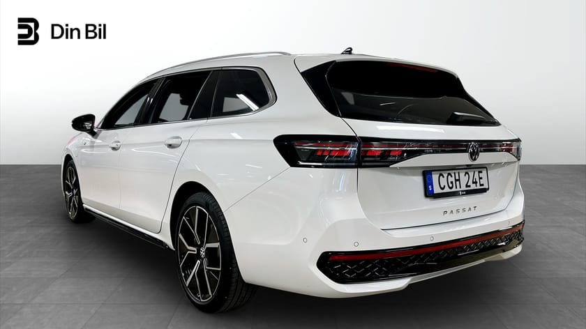Bild 4 av Volkswagen Passat Variant eHybrid 272hk DSG/R-Line/Panorama/Läderklädsel/Har
