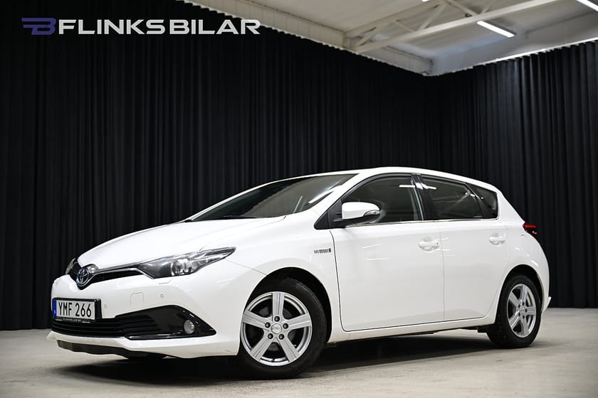 Bild 1 av Toyota Auris Hybrid 136HK Automat|GPS|Backkamera|EnÄgare|S&V-Hjul