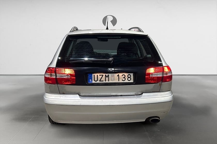 Bild 5 av Volvo V40 2.0T 163 HK 0.61 L/MIL 1985KR/ÅR 2NYCKLAR 16"