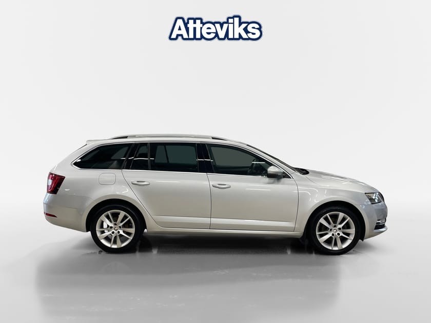 Bild 2 av Škoda Octavia Kombi 150hk Backkamera/Drag/Adaptiv farthållare