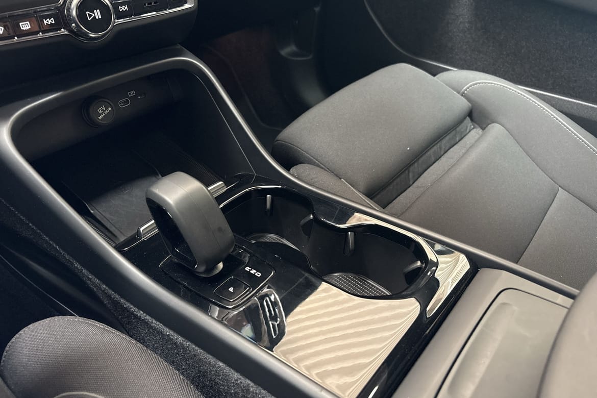 Volvo C40 Recharge Twin, 408hp, 2024