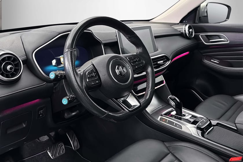 Bild 4 av MG EHS PHEV Laddhybrid Luxury Drag Panorama Nybilsgaranti