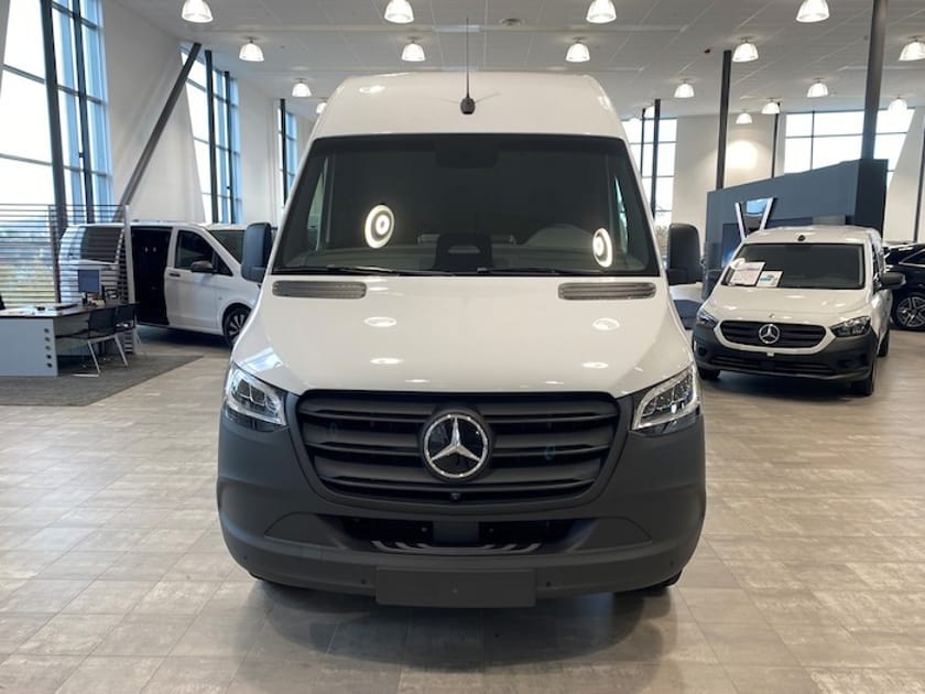 Bild 2 av Mercedes-Benz eSprinter 414 81 kWh SKÅP A2 PRO