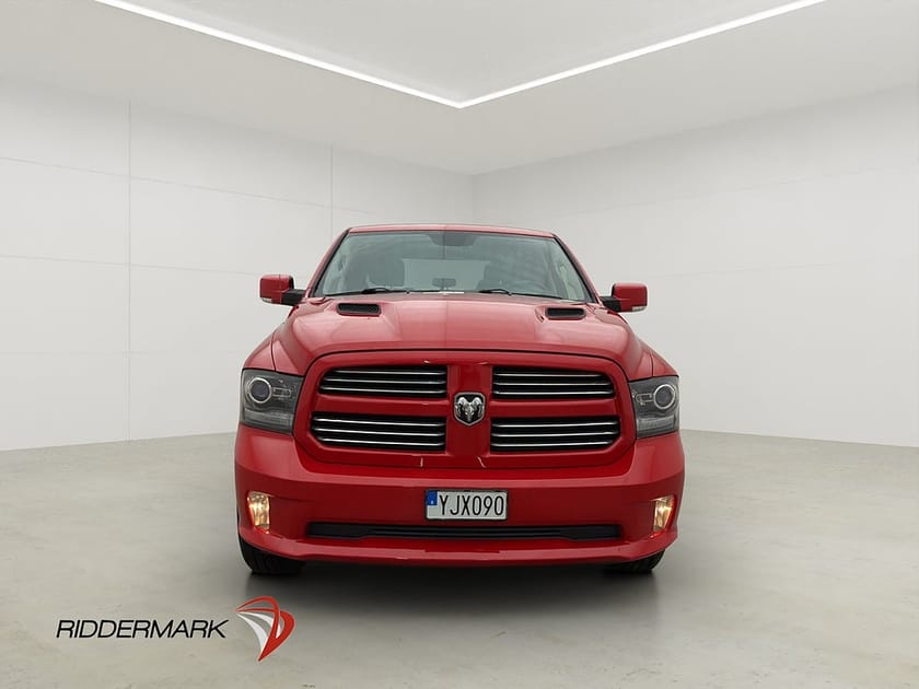 Bild 5 av RAM 1500 Crew Cab Dodge Sport 5.7 4x4 Drag B-Kam Skinn Taklucka Alpin