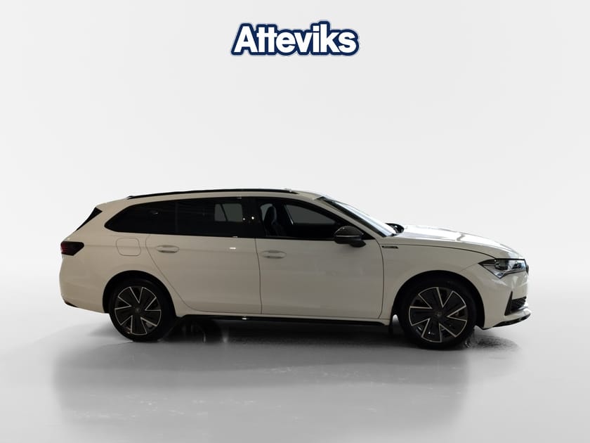 Bild 2 av Škoda Superb iV Kombi SPORTLINE 1,5 TSI 204 HK 6 VXL DSG