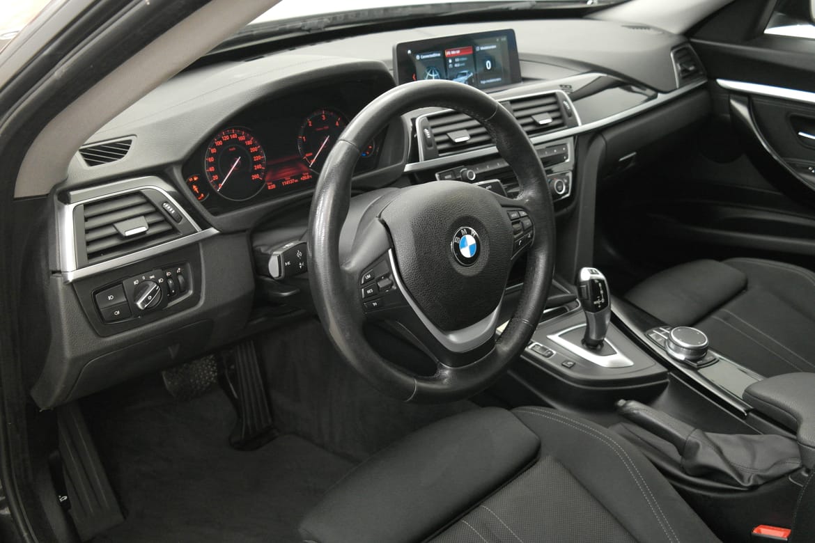 BMW 3-serie 2019 - miniatyr 10
