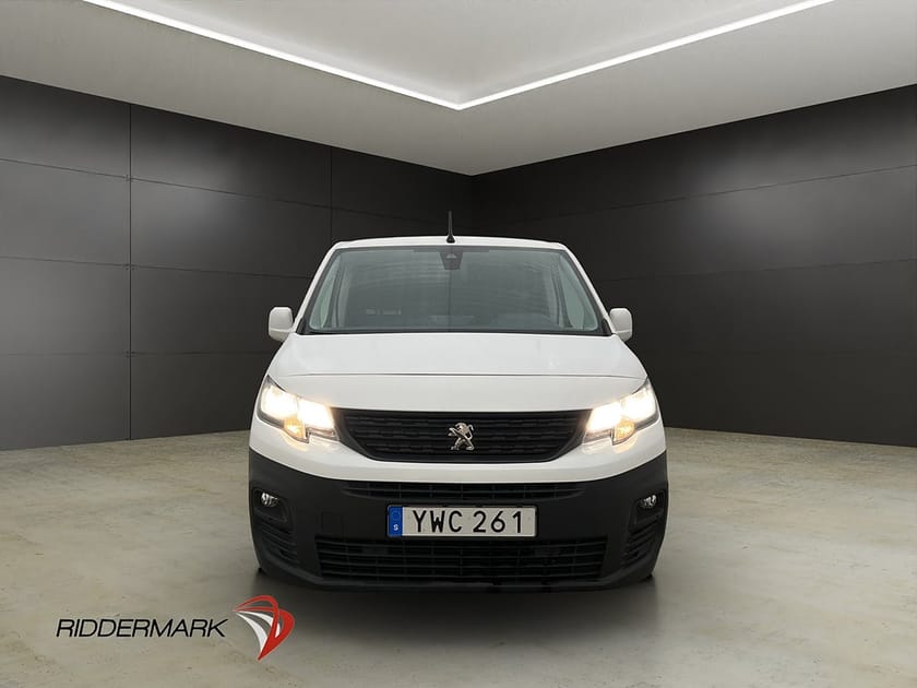 Bild 5 av Peugeot Partner Utökad Last 1.5 Ny-Kamrem Värm Kamera 3-Sit CARPLAY Moms