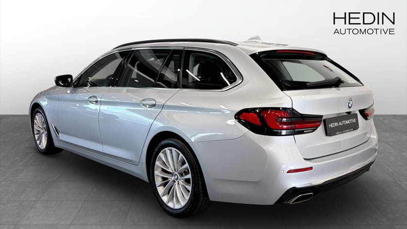Bild 2 av BMW 530d xDrive Touring Luxury Line Pano DAP Komfortstol 4-zon Hi-Fi