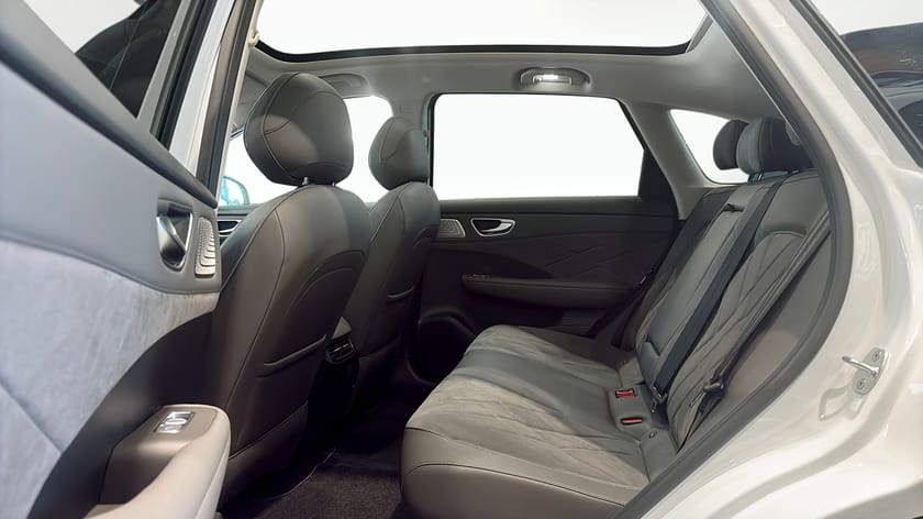 Bild 4 av MG S6 EV Dual Motor AWD Luxury 77kWh 362hk HUD|PANO|NAV|360º|VÄRMEPUMP