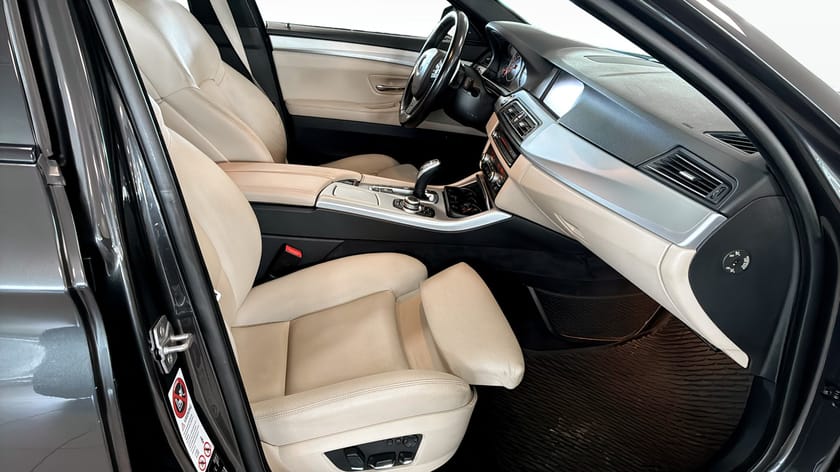 Bild 3 av BMW 530d xDrive Touring M-Sport DRAG NAVI LÄDER