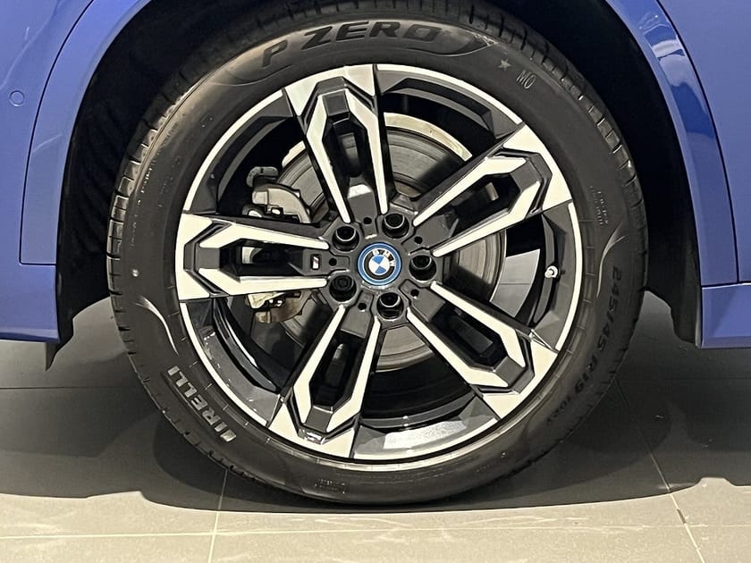 Bild 5 av BMW iX1 xDrive30 M Sport Drag HUD H/K Elstol minne Adpt Farth