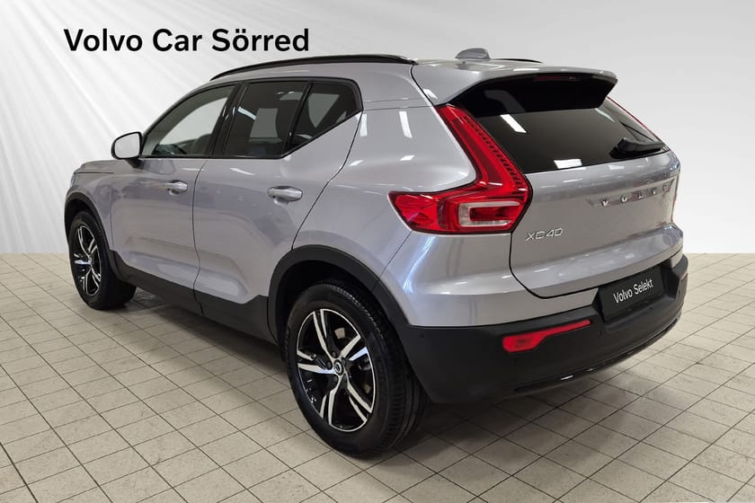 Bild 4 av Volvo XC40 B3 FWD Bensin Plus Dark