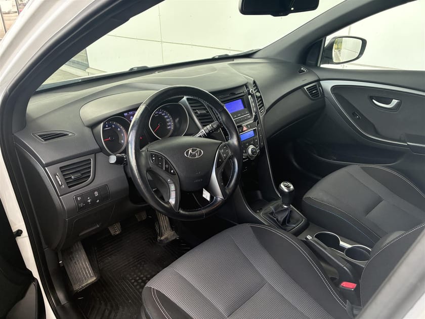 Bild 4 av Hyundai i30 Kombi 30 1.6 GDi Manuell, 135hk Comfort Sensorer