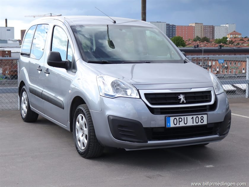 Bild 2 av Peugeot Partner Tepee 1.2 110hk S/V-hjul 1 ägare Nyservad