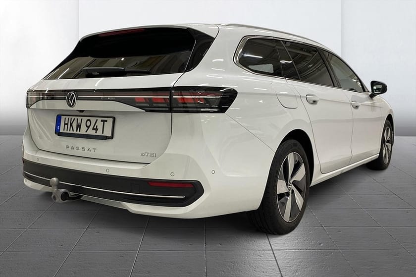 Bild 4 av Volkswagen Passat Sportscombi SC 1.5 eTSI Aut Business Premium Drag Kamera LaneAssist