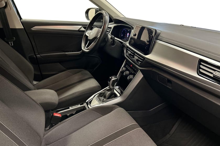 Bild 5 av Volkswagen T-Roc 1,5 TSI 150hk DSG Dragkrok B-kamera Keyless