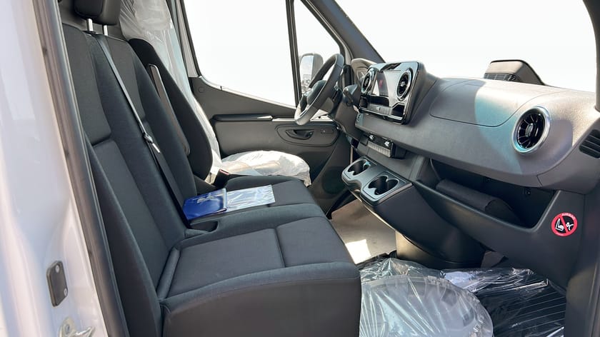 Bild 3 av Mercedes-Benz eSprinter 420 Chassi 81 kWh Volymskåp A3 SELECT