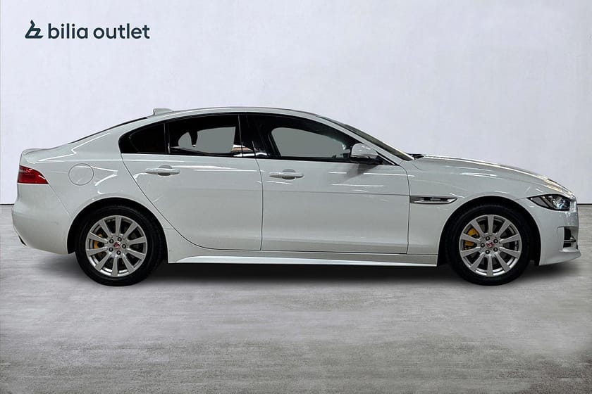 Bild 5 av Jaguar XE 20t R-Sport 200hk Navi P-värm MERIDIAN Backkamera