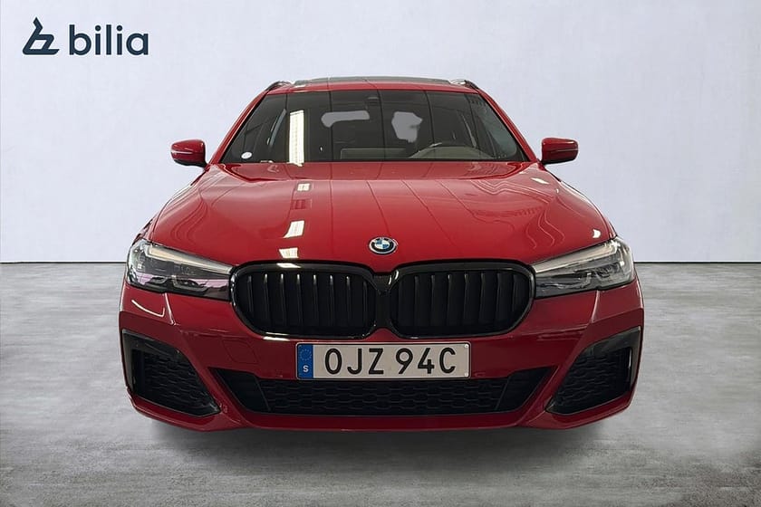 Bild 5 av BMW 530e xDrive Touring M-sport | Panorama | Drag | H&K