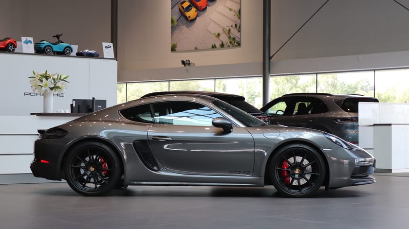 Bild 3 av Porsche 718 Cayman GTS 4.0 400 hk PDK / Låga mil / 18-vägsstolar / Sportavgas