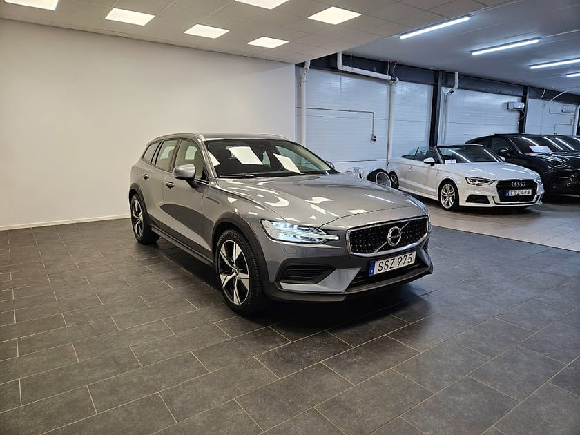 Bild 5 av Volvo V60 Cross Country D4 190hk AWD 4x4 Geartronic Momentum PDC Drag