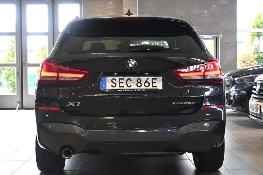 Bild 4 av BMW X1 xDrive25e M-sport Navi Drag Backkamera HUD HiFi Läder