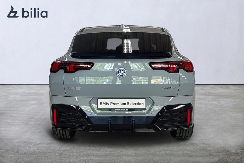 Bild 4 av BMW iX2 xDrive30 xDrive 30 M-Sport | Drag | Aktiv farth. | Tonade rutor
