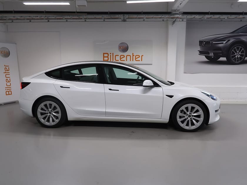 Bild 5 av Tesla Model 3 Long Range AWD V-Däck ingår Vit interiör Navi-Kamera-Pa