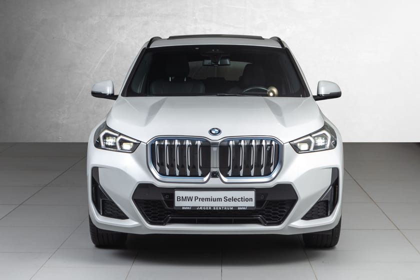 Bilde 4 av BMW iX1 xDrive30 Glasstak-Krok-Skinn-Adaptiv Cruise-Harman/Kardon