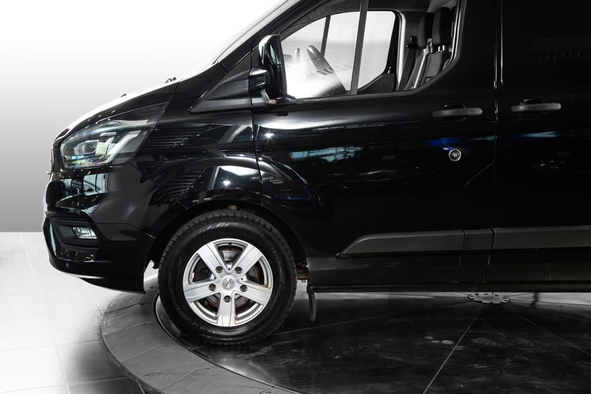 Bilde 4 av Ford Transit Custom 300 L2 2,0 TDCi 130hk Trend Aut | Varmer | Krok | Navi |