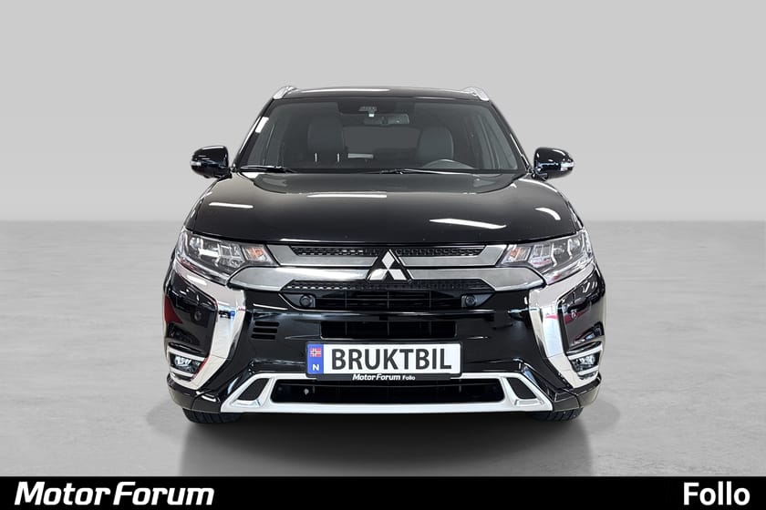 Bilde 2 av Mitsubishi Outlander PHEV 4WD / Instyle+ / Skinn / Varme seter/ 360 ryggekamera/